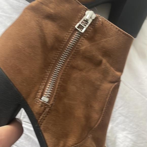 Ankle boots - Picture 3 of 9